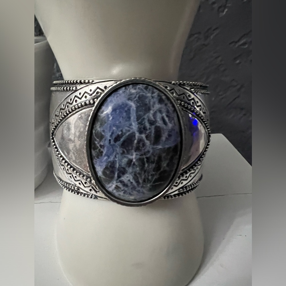 NWT Chico’s Macy cuff bracelet